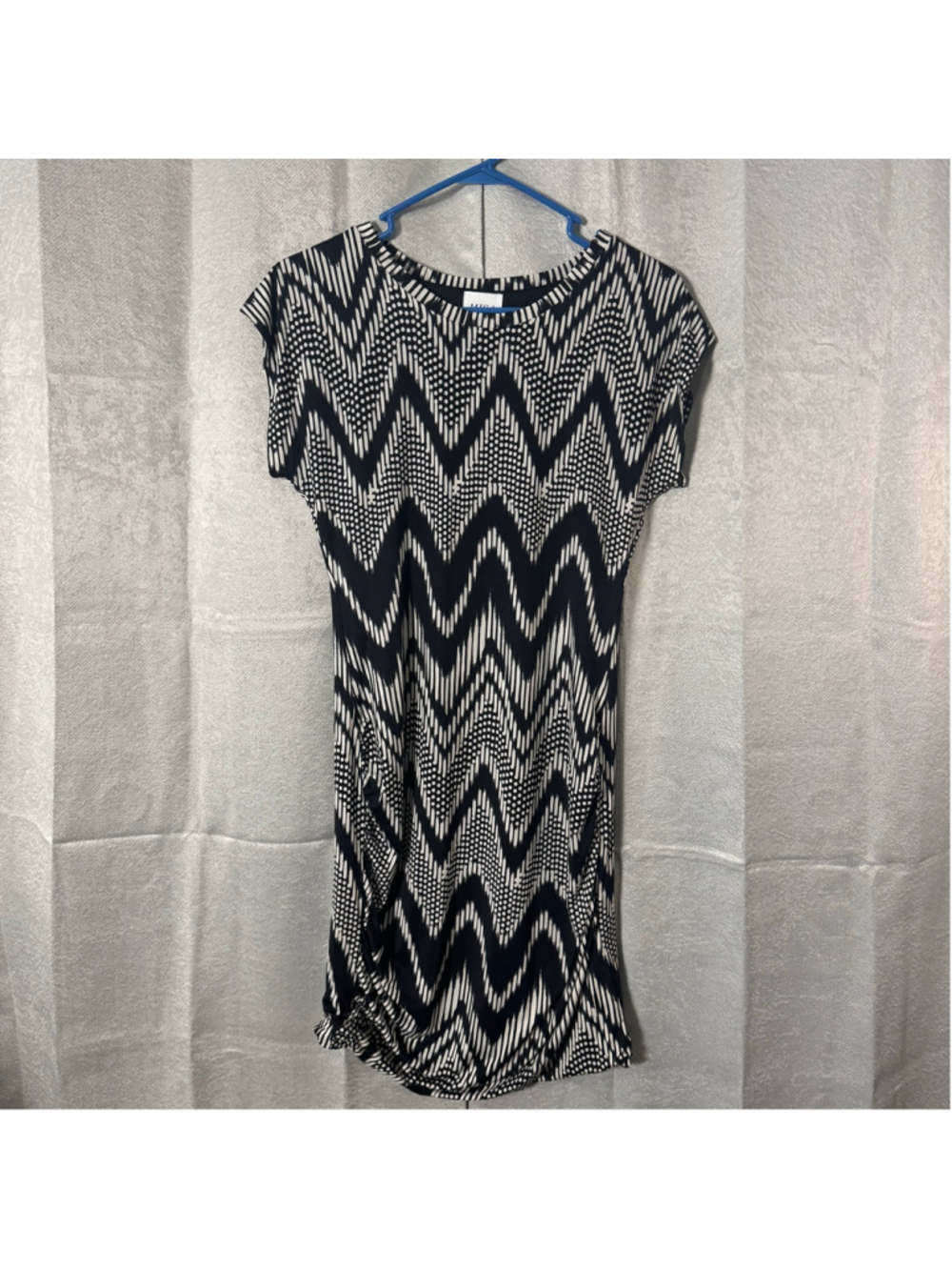 MISA Los Angeles Women's Midi Sheath Dress Size L Black White Chevron Print - Picture 2 of 11